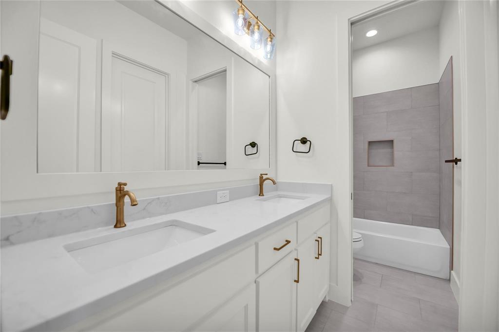 5017 Frost Creek Property Photo 30