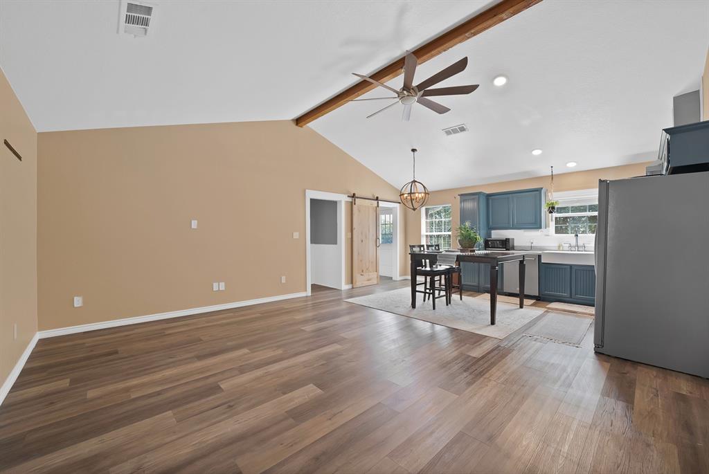 1237 Private Road 4219 Property Photo 4