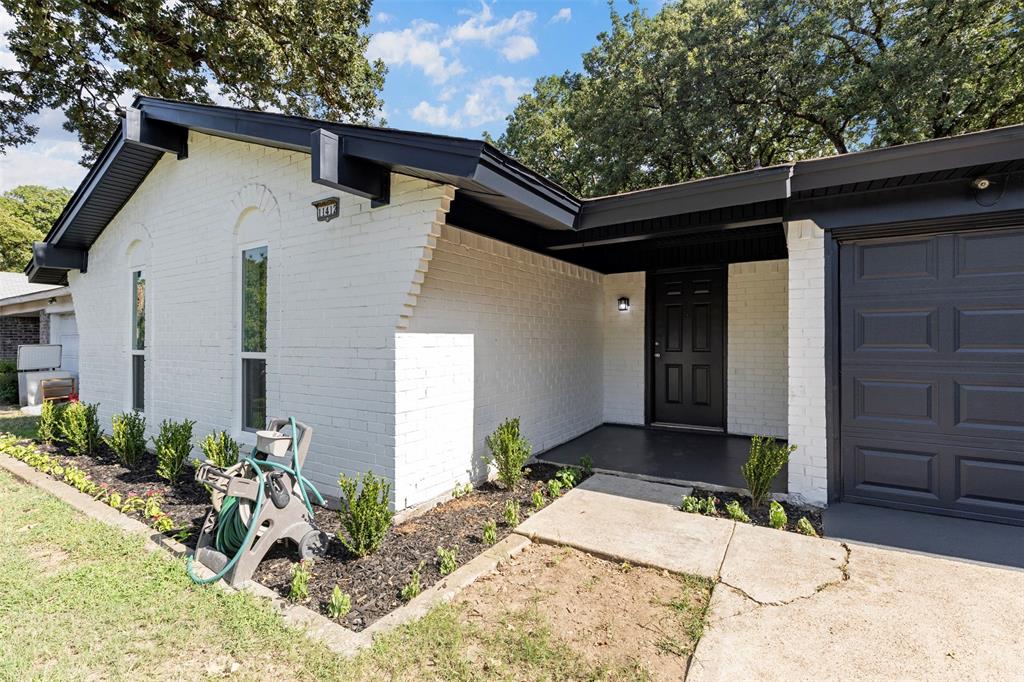 11412 Small Drive Property Photo 1