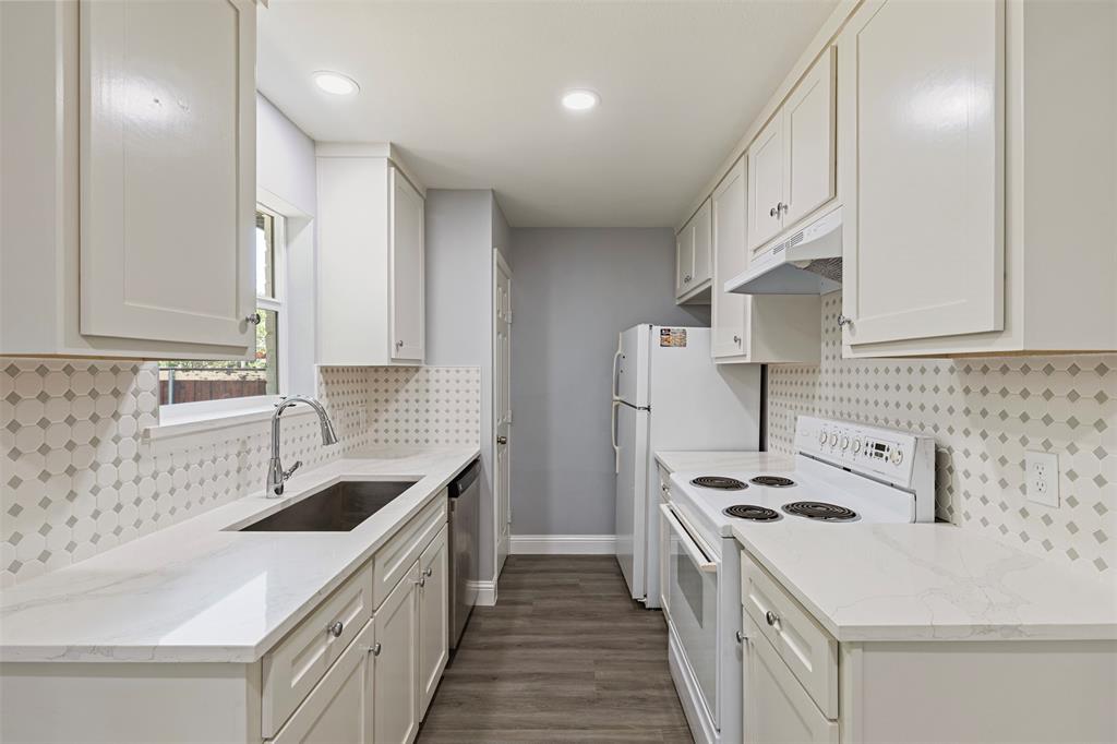 11412 Small Drive Property Photo 3