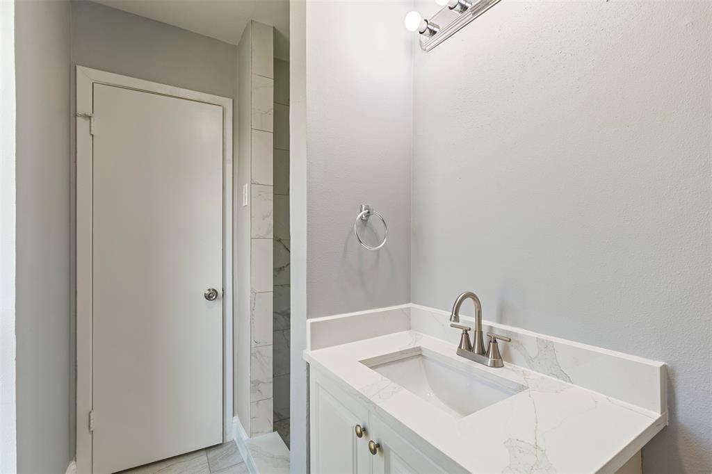 11412 Small Drive Property Photo 6