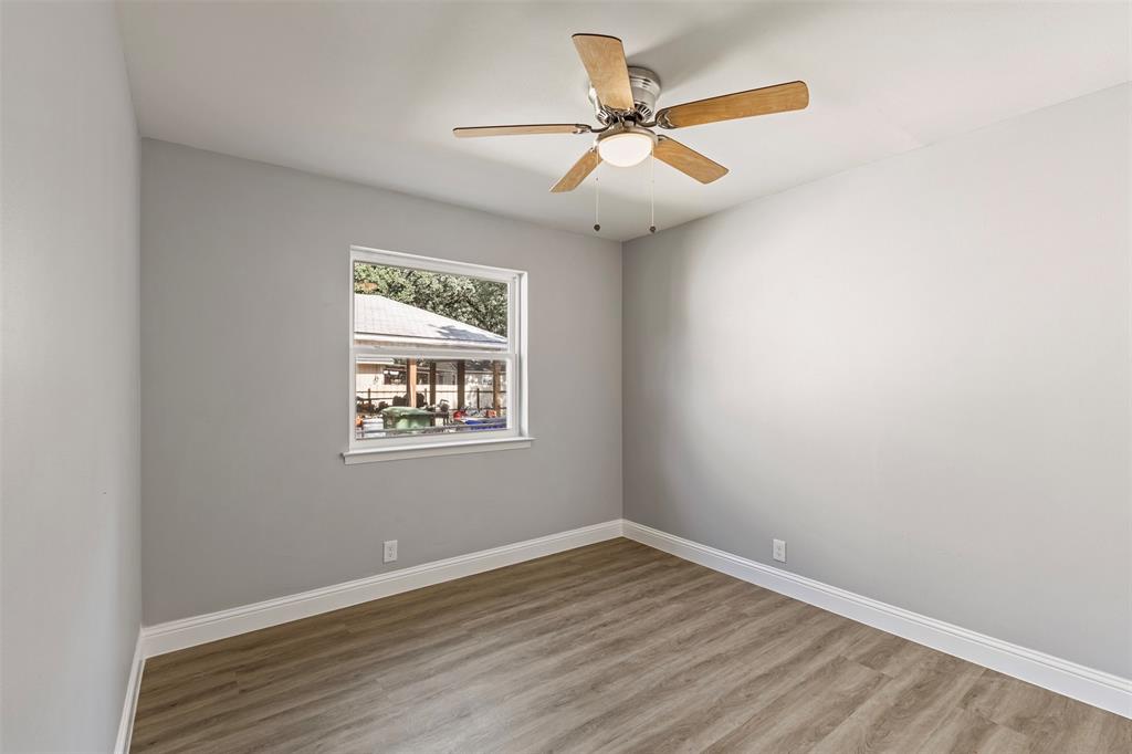11412 Small Drive Property Photo 9
