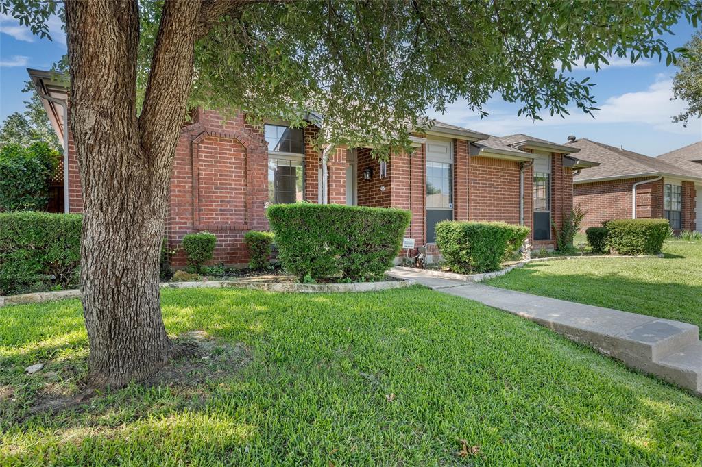 978 Downey Drive Property Photo 2