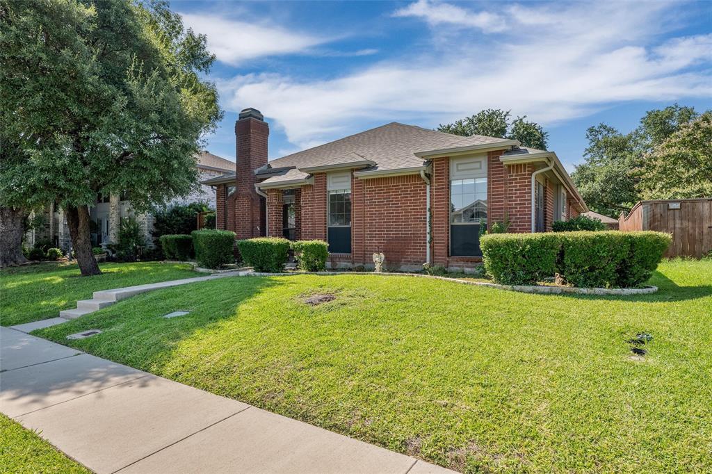 978 Downey Drive Property Photo 3