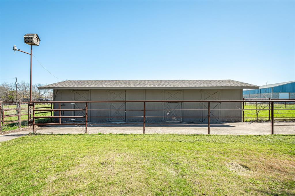 1673 Road Runner Road Property Photo 14