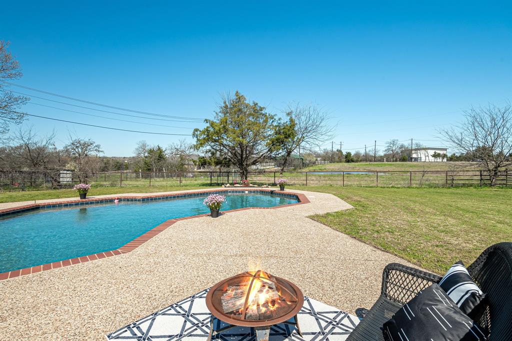 1673 Road Runner Road Property Photo 17