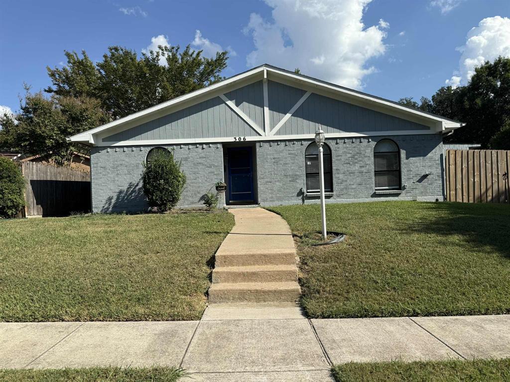 306 Ivy Way Property Photo 1