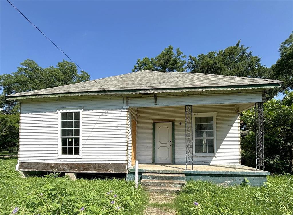 1002 E Calhoun Avenue Property Photo 1