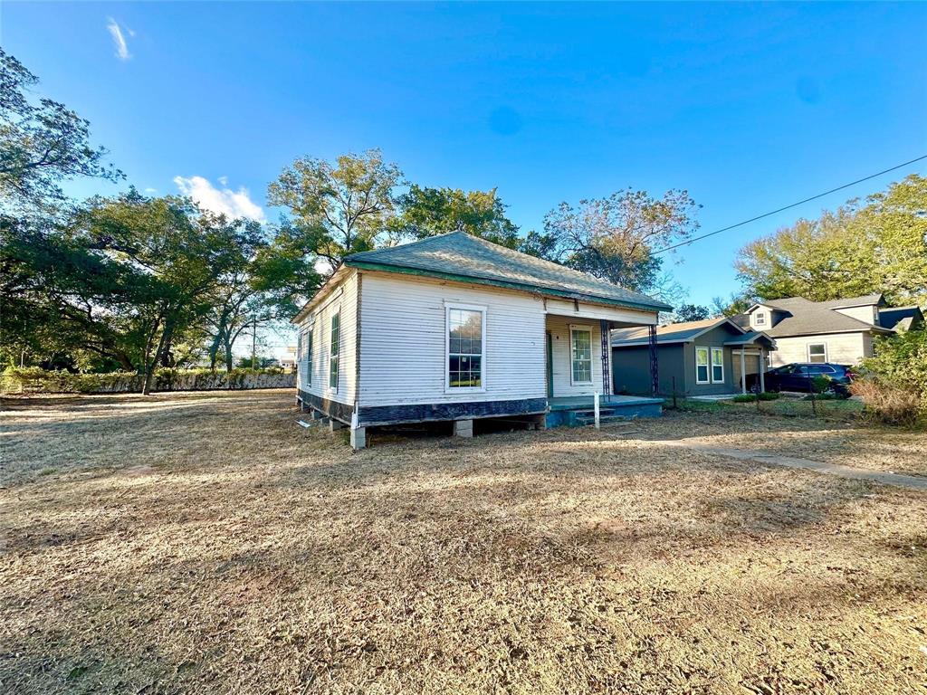 1002 E Calhoun Avenue Property Photo 11