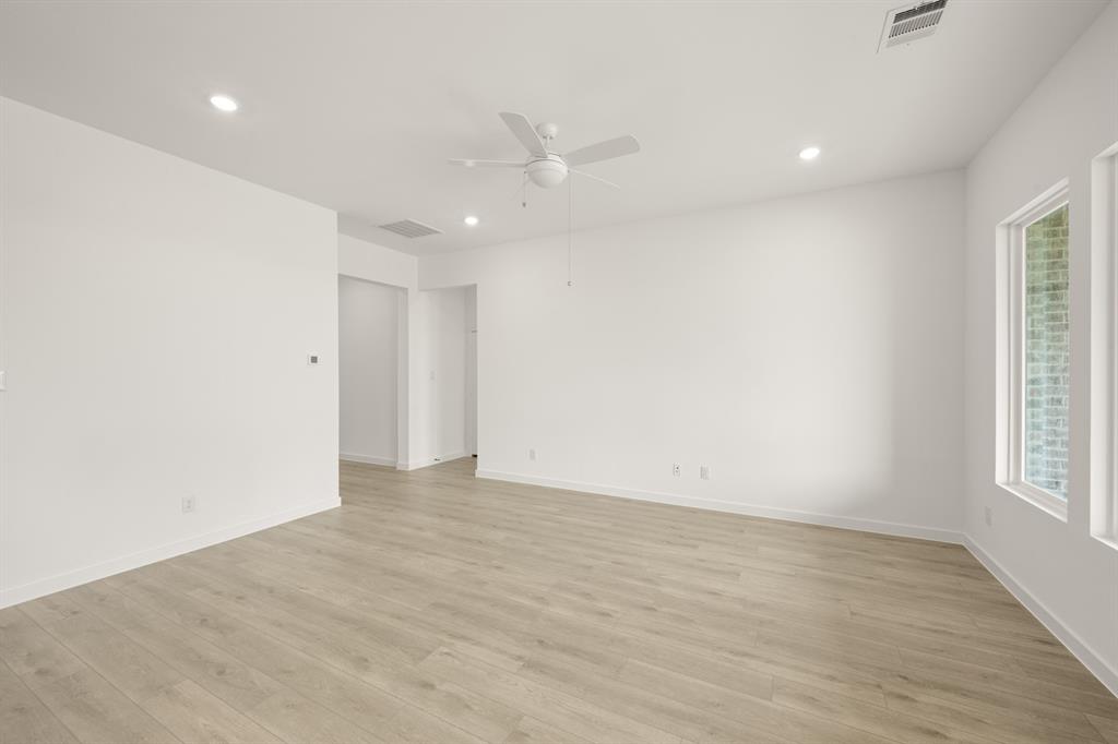 645 Tyronza Drive Property Photo 11