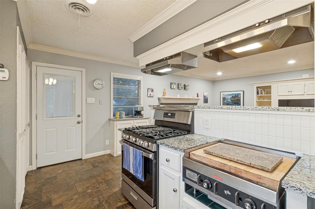 10615 Longmeadow Drive Property Photo 13