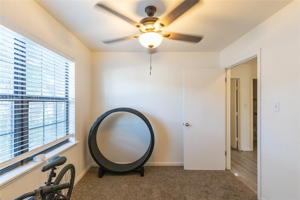 2218 N Mockingbird Property Photo 18