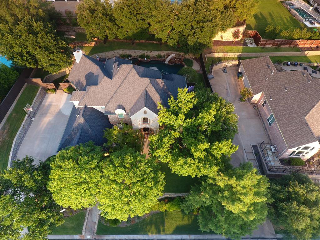 805 Lake Breeze Drive Property Photo 6