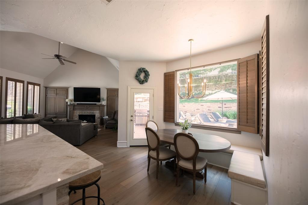 805 Lake Breeze Drive Property Photo 23