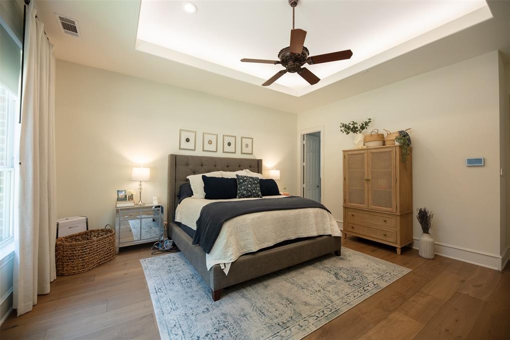 805 Lake Breeze Drive Property Photo 31