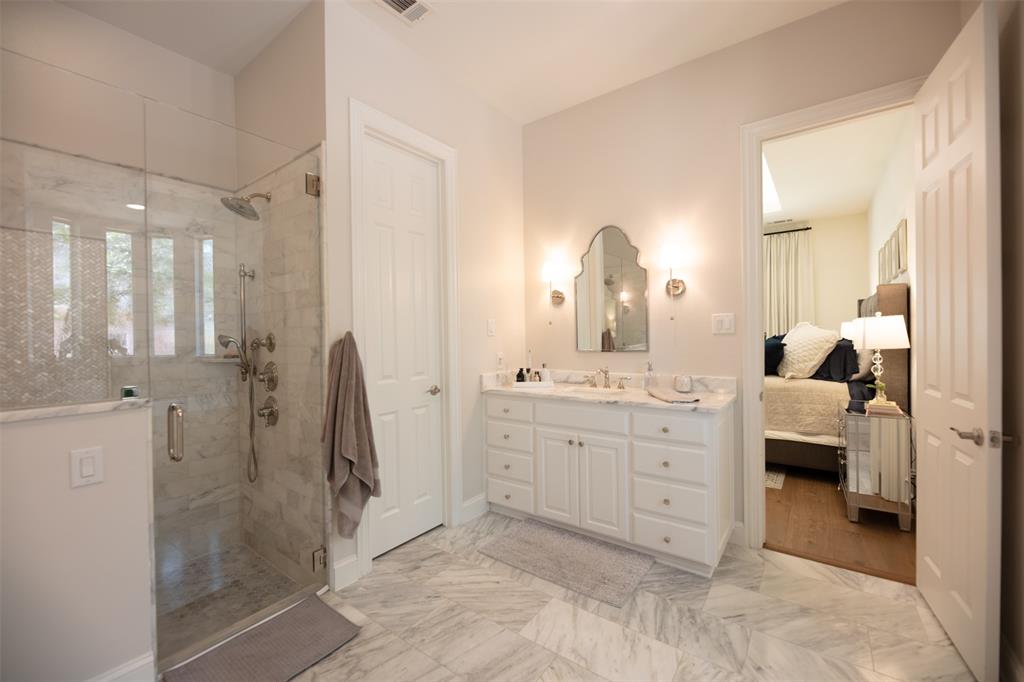 805 Lake Breeze Drive Property Photo 34
