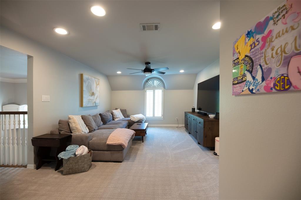 805 Lake Breeze Drive Property Photo 35