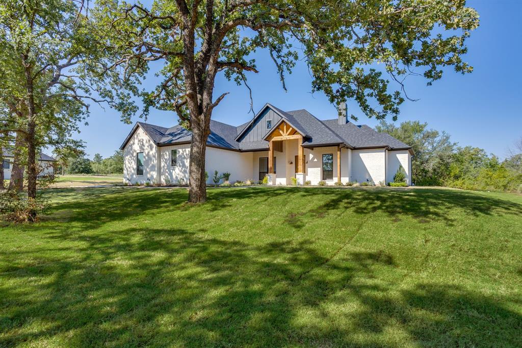 173 Oak Grove Way Property Photo 1