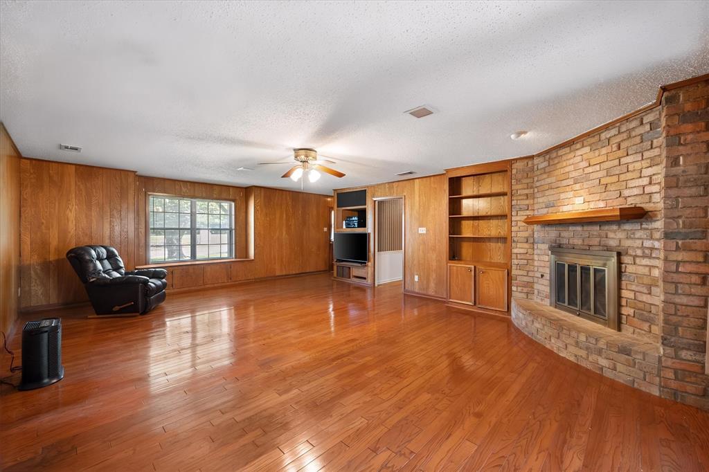 313 Wesley Property Photo 10