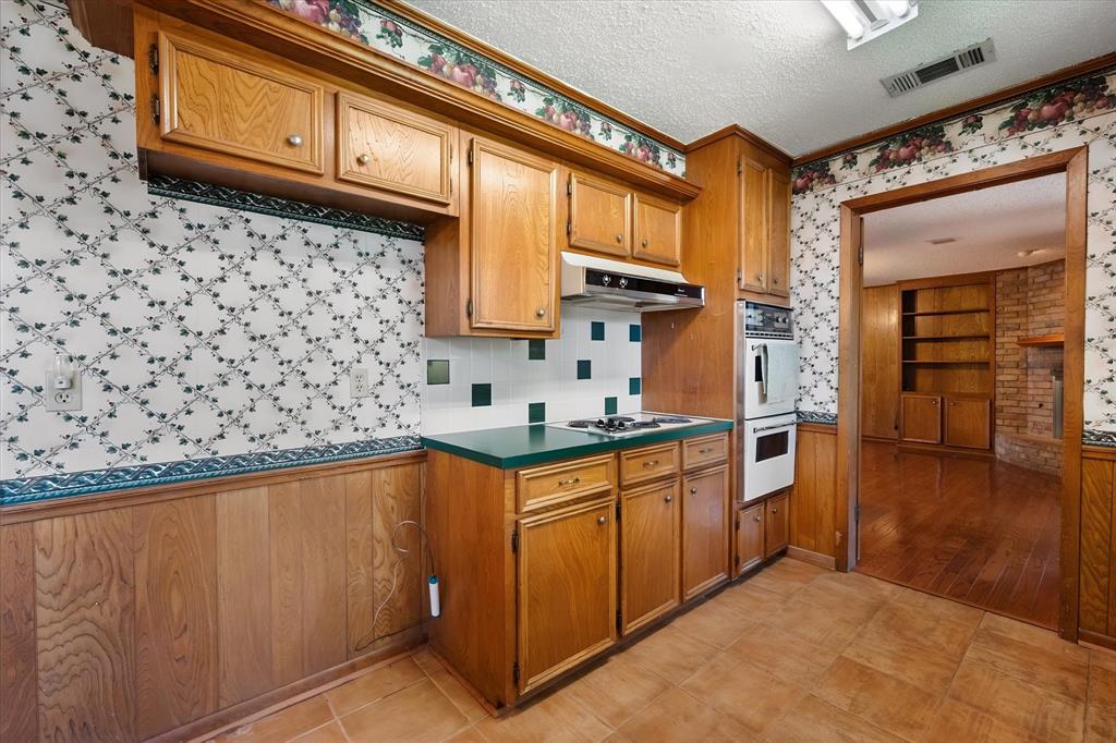 313 Wesley Property Photo 11