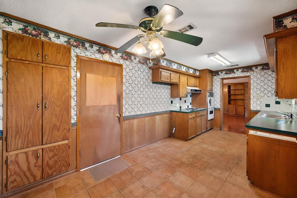 313 Wesley Property Photo 15
