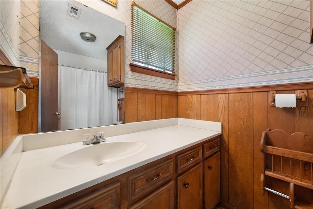 313 Wesley Property Photo 22