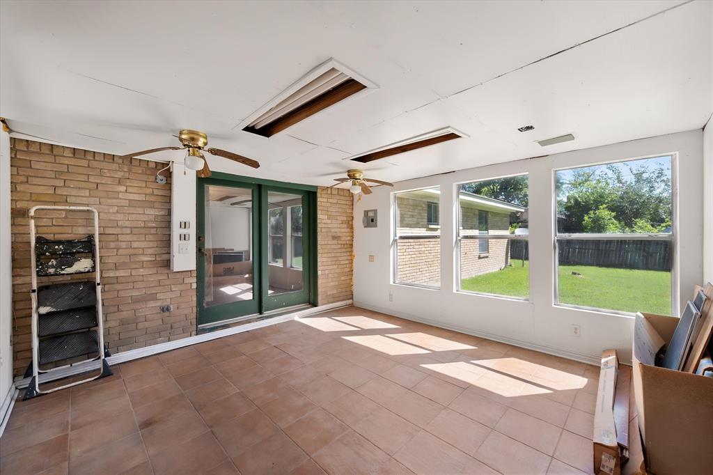 313 Wesley Property Photo 24