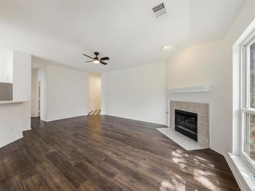 1006 Greenbriar Lane Property Photo 7