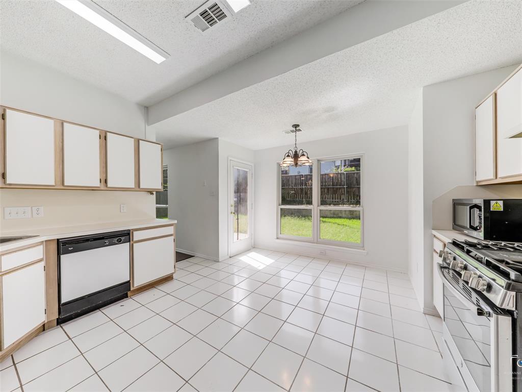 1006 Greenbriar Lane Property Photo 10
