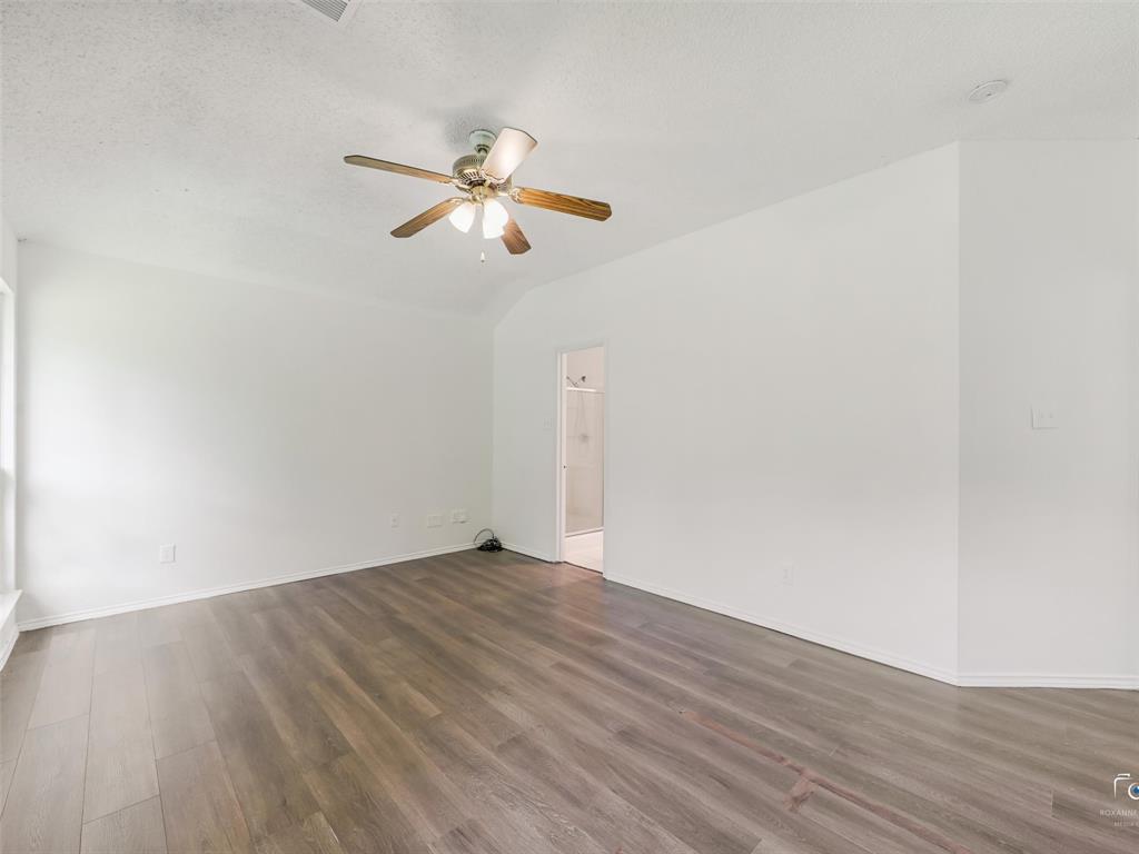 1006 Greenbriar Lane Property Photo 13