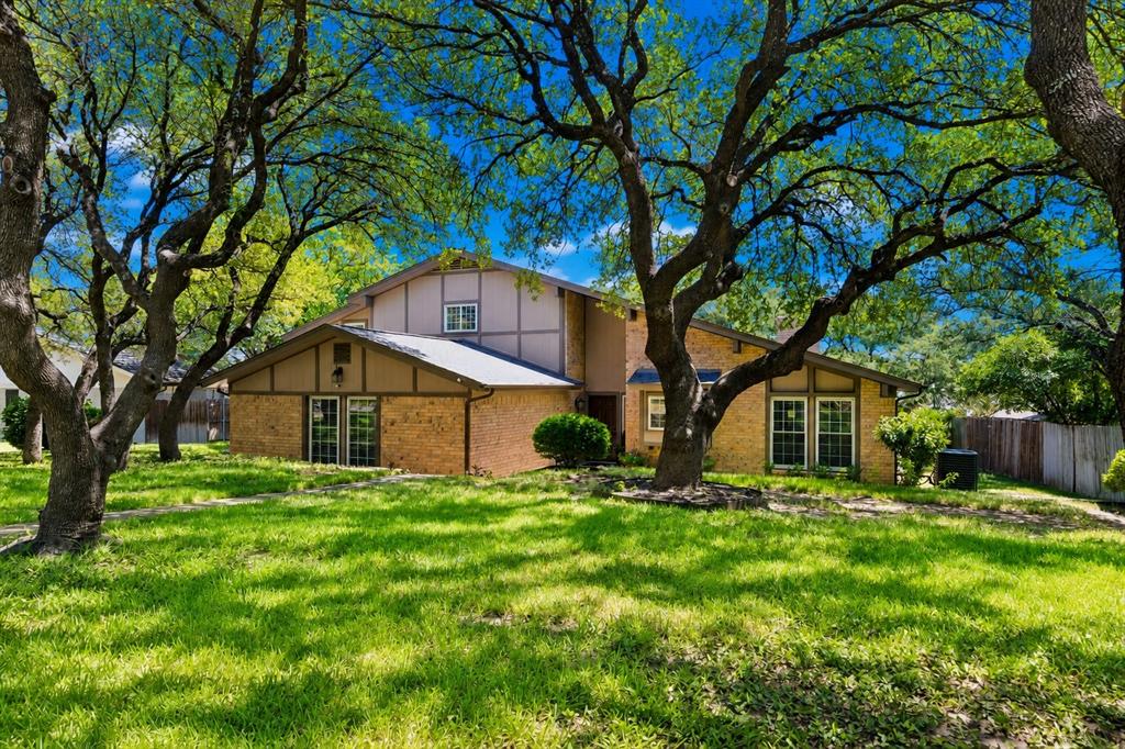 7504 Canyon Crest Court Property Photo 3