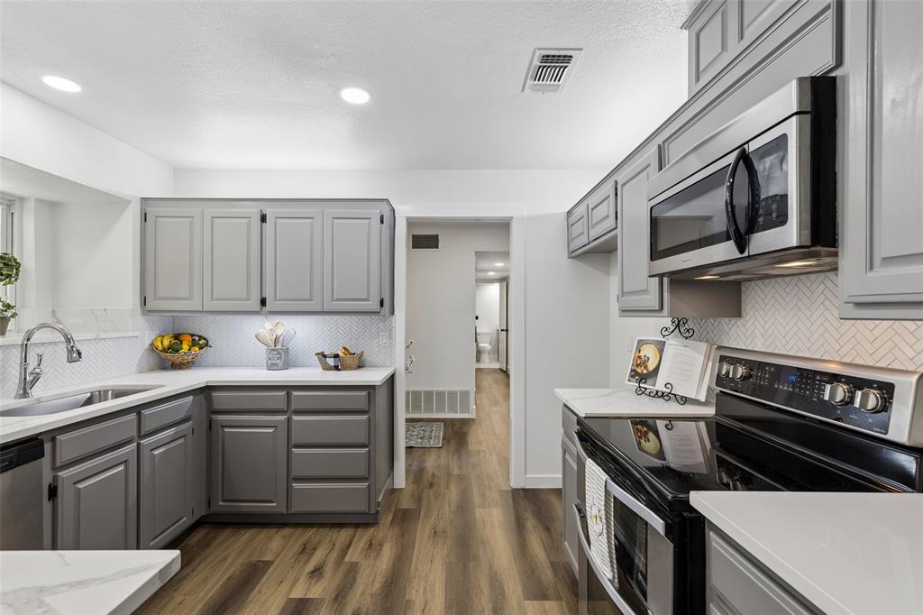7504 Canyon Crest Court Property Photo 10