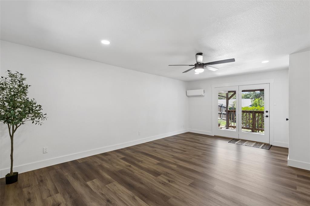 7504 Canyon Crest Court Property Photo 20
