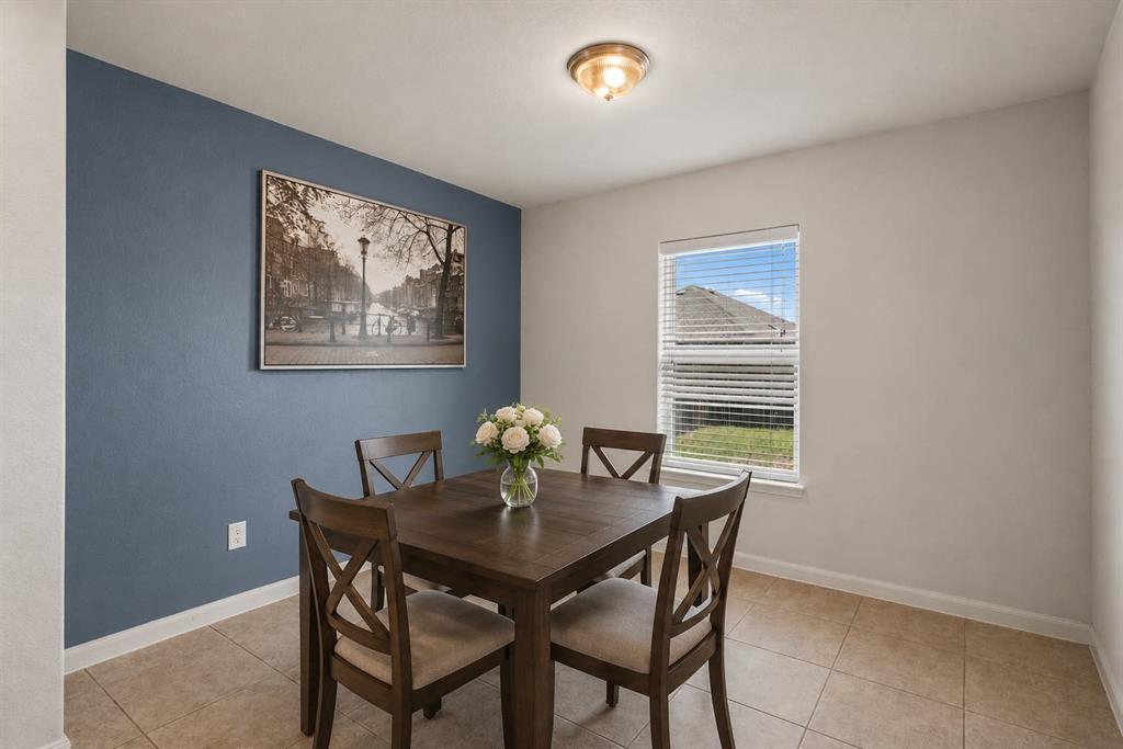 1619 White Mountain Way Property Photo 9