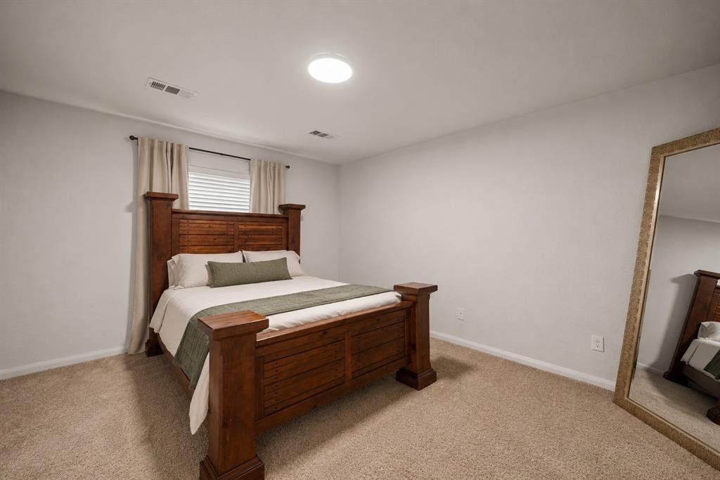 1619 White Mountain Way Property Photo 11