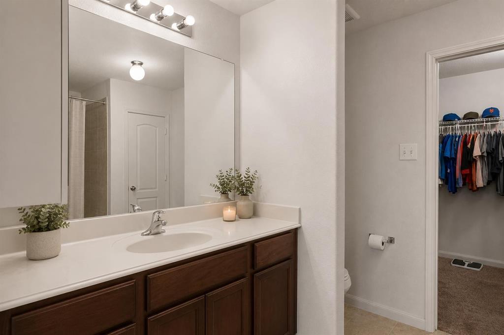 1619 White Mountain Way Property Photo 14