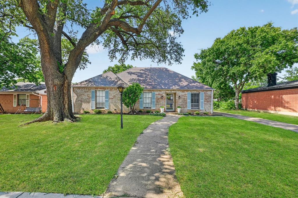 8100 Hillside Drive Property Photo 1