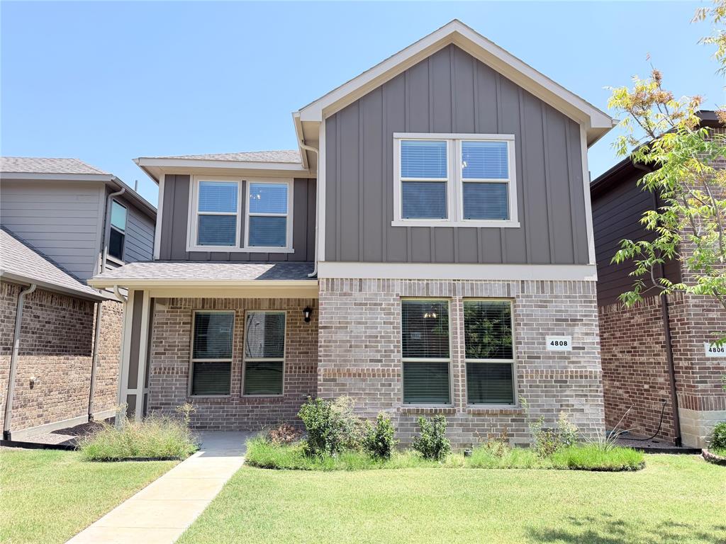 4808 Sparkling Pathway Property Photo 2