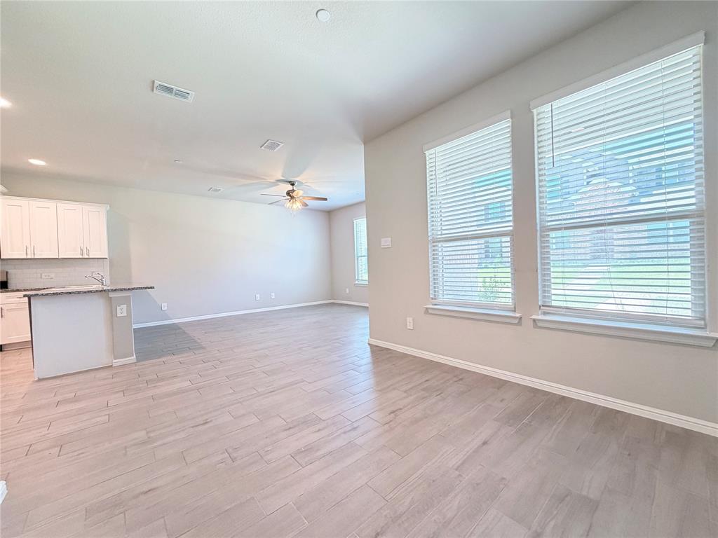 4808 Sparkling Pathway Property Photo 6