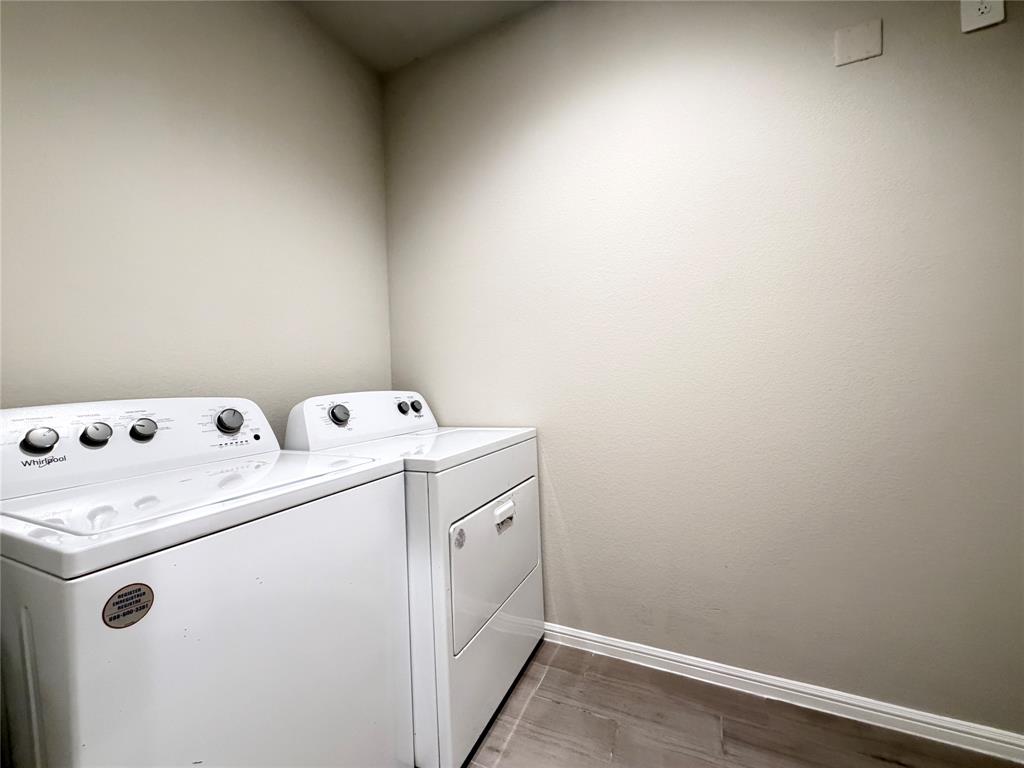 4808 Sparkling Pathway Property Photo 10