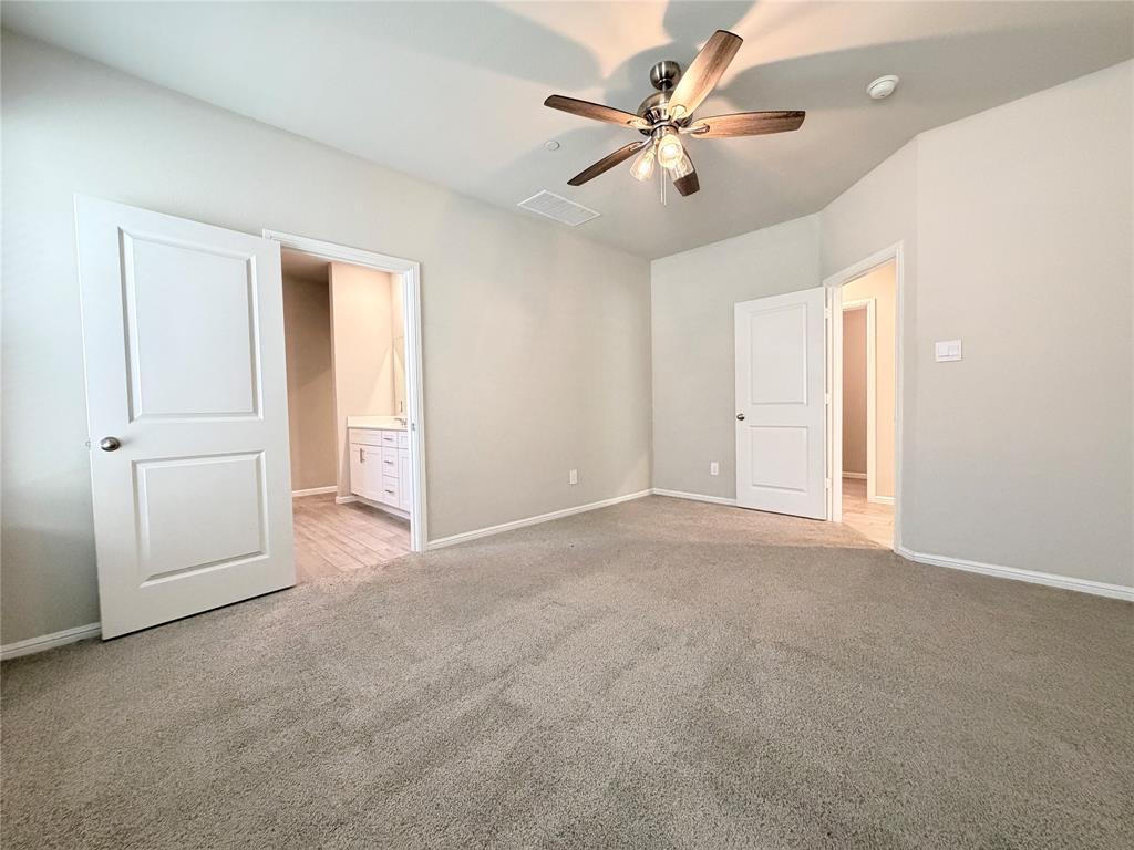 4808 Sparkling Pathway Property Photo 13