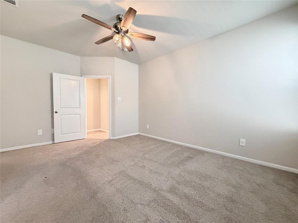 4808 Sparkling Pathway Property Photo 14