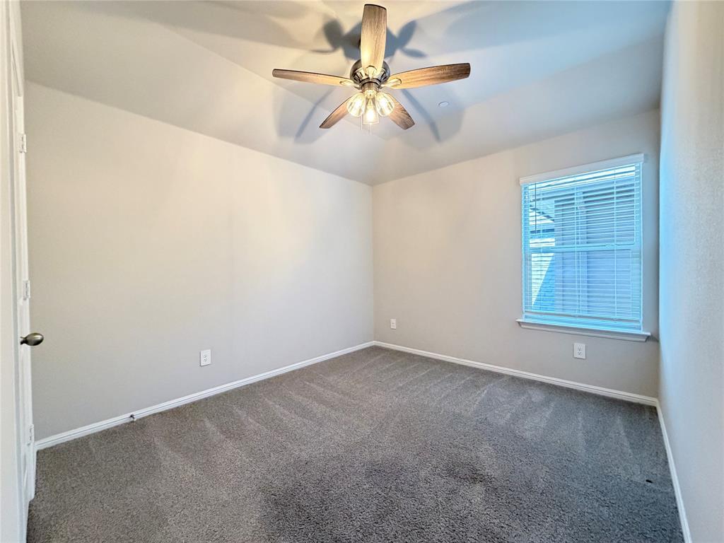 4808 Sparkling Pathway Property Photo 19