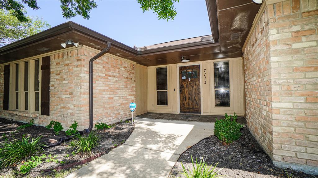 7113 Ridgeview Drive Property Photo 4