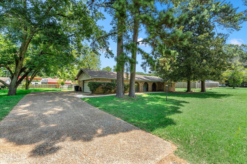 305 Pecan Drive Property Photo 3