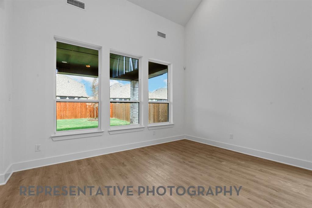 1621 Thicket Hill Drive Property Photo 11