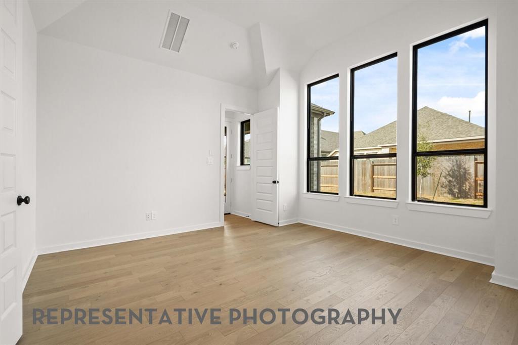 1613 Thicket Hill Drive Property Photo 7