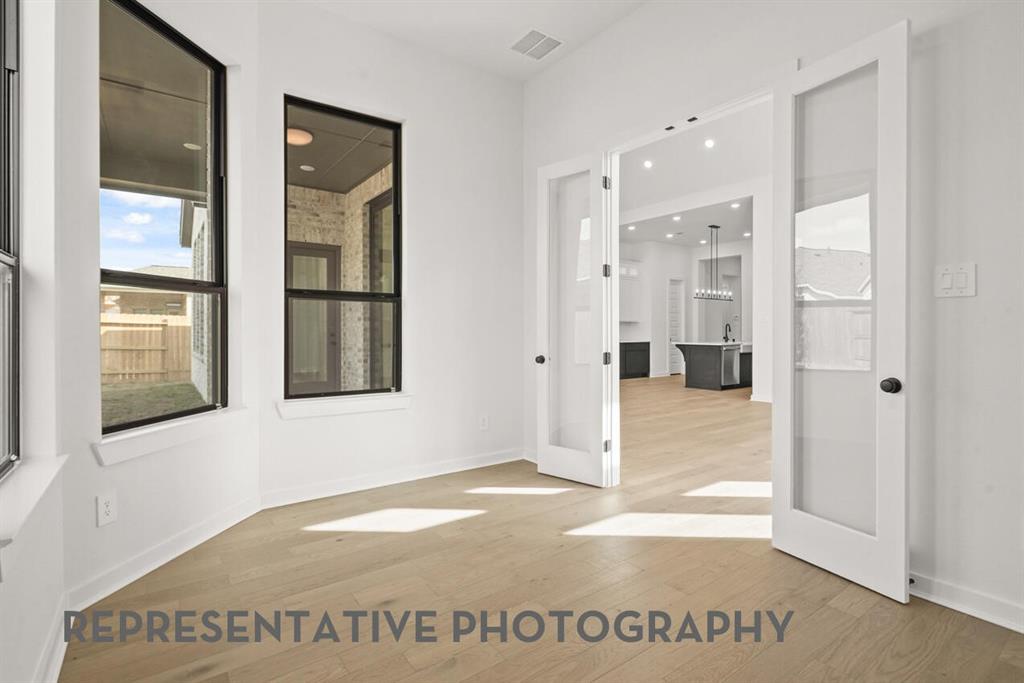 1613 Thicket Hill Drive Property Photo 10