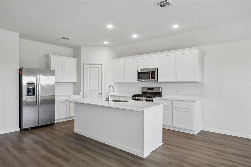 2517 Canadian Way Property Photo 4