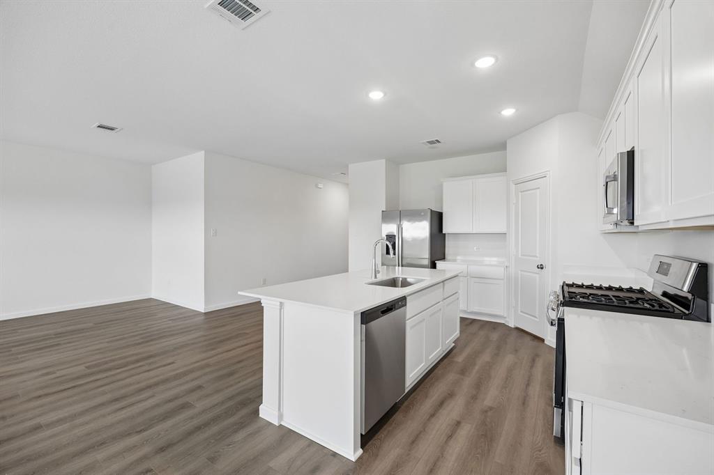 2517 Canadian Way Property Photo 5